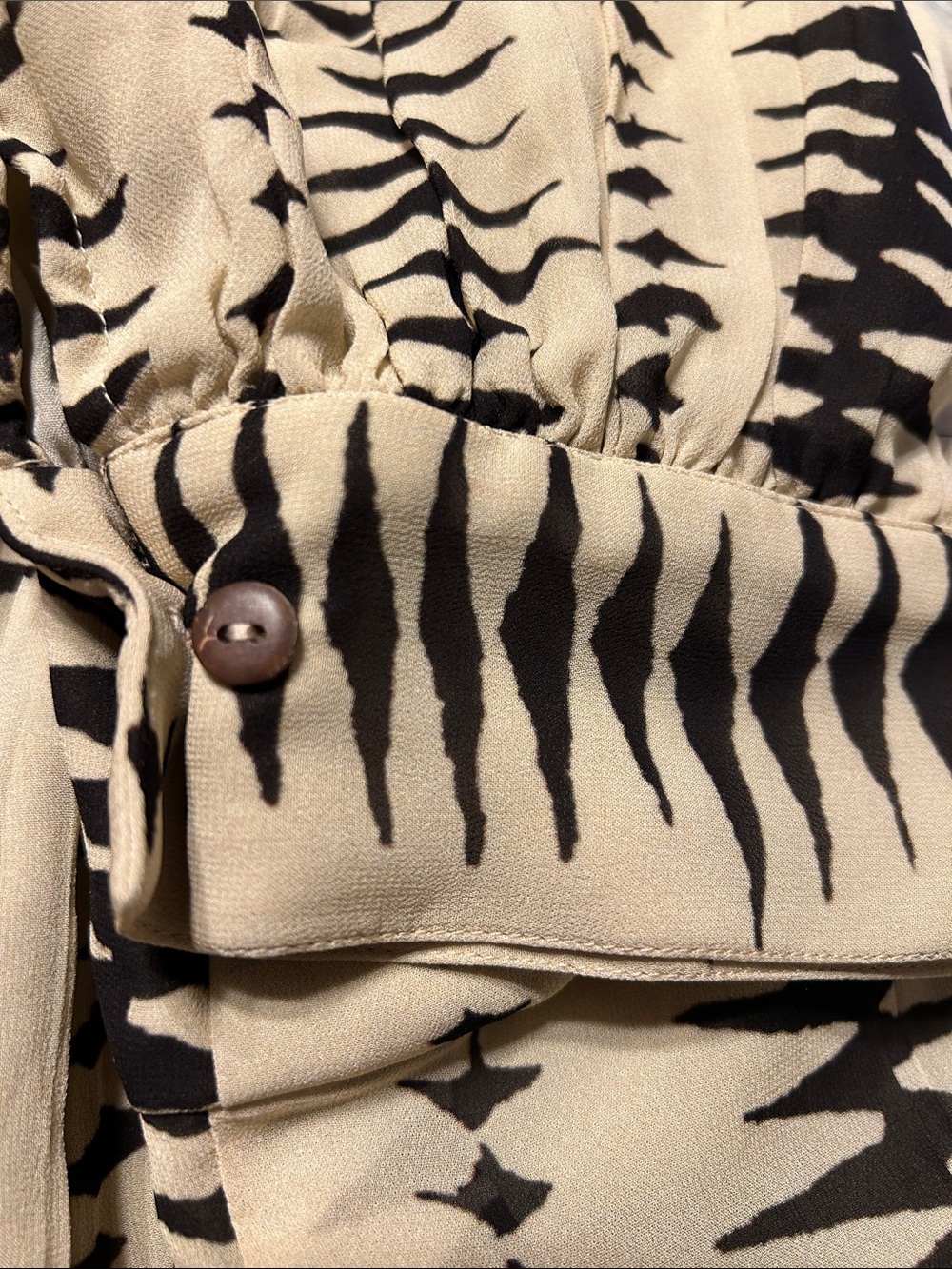 🎀KOAI Beige&Black Long-Sleeve Patterned Midi Dress with Waist Tie size 22 NEW - Picture 15 of 15